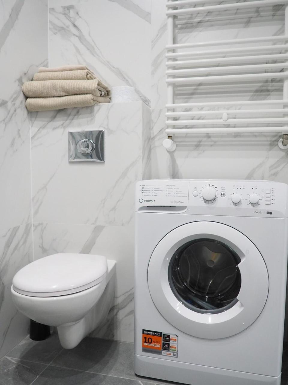 Sunapart A 182 วอร์ซอ ภายนอก รูปภาพ